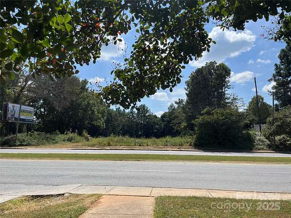 1 Acre of Commercial Land for Lease in Charlotte, North Carolina