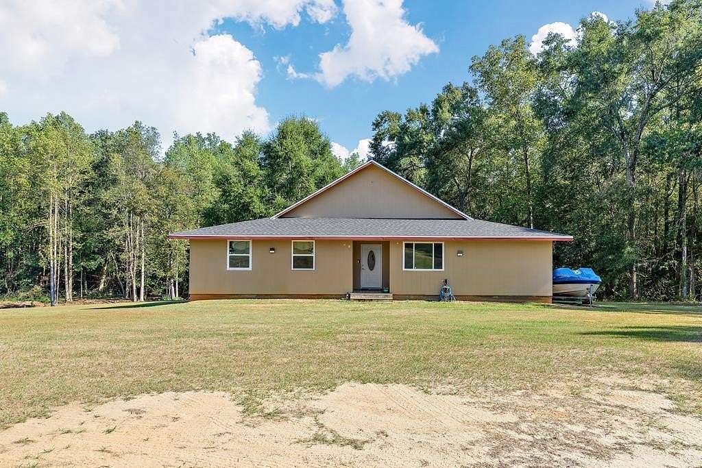 11 Acres of Land with Home for Sale in Battens Crossroads, Alabama