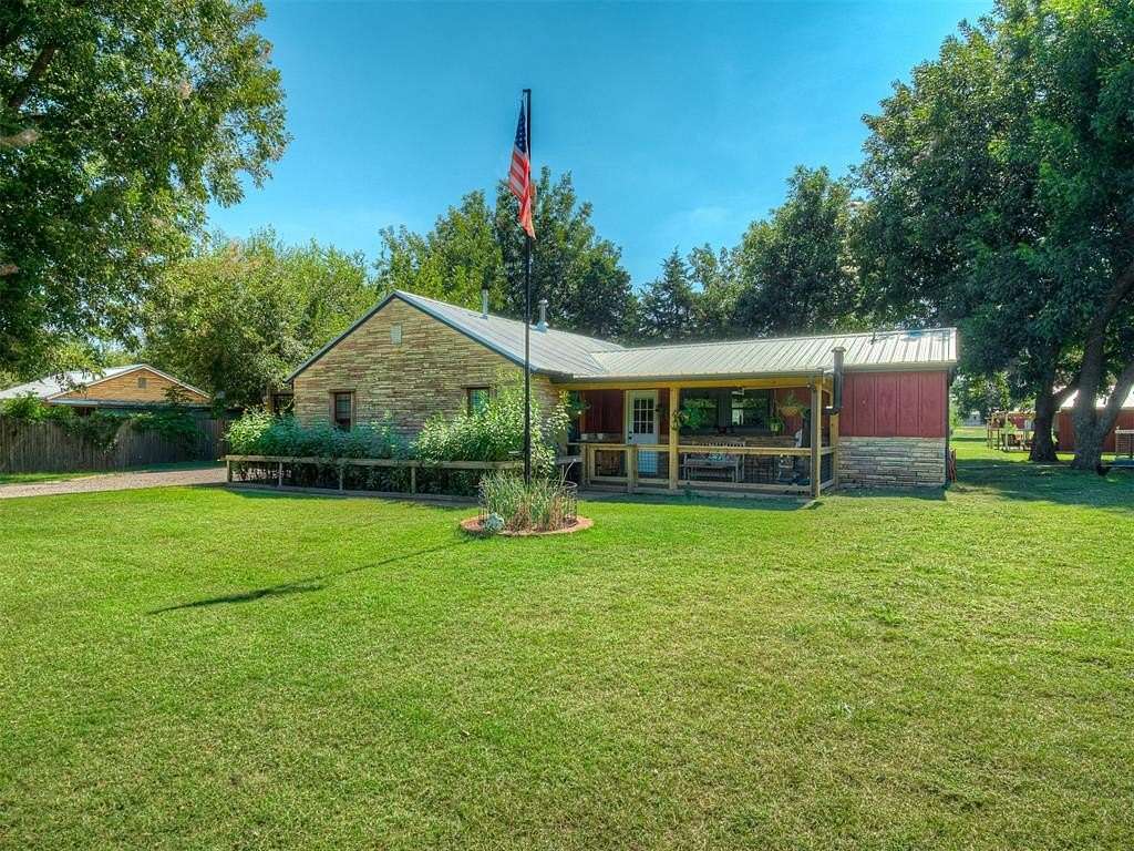 2.27 Acres of Residential Land with Home for Sale in Midwest City, Oklahoma