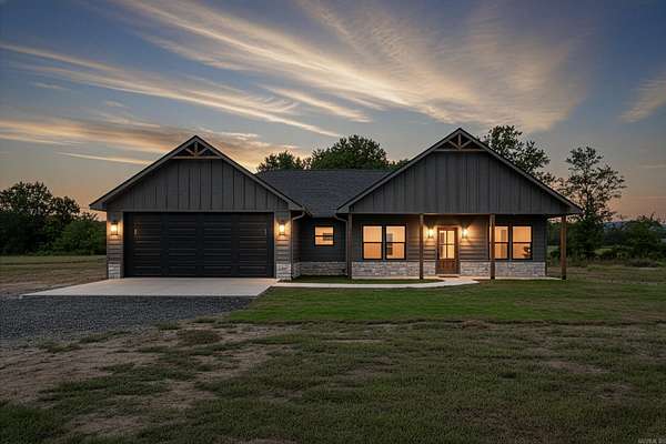 3.19 Acres of Residential Land with Home for Sale in Mena, Arkansas