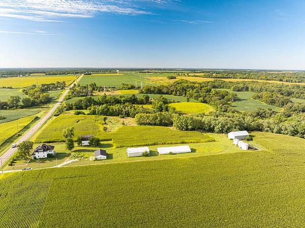 269 Acres of Land with Home for Auction in Hanna City, Illinois