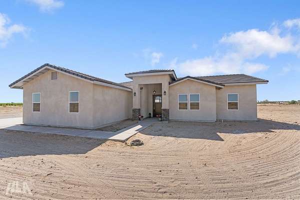 5 Acres of Residential Land with Home for Sale in Yuma, Arizona