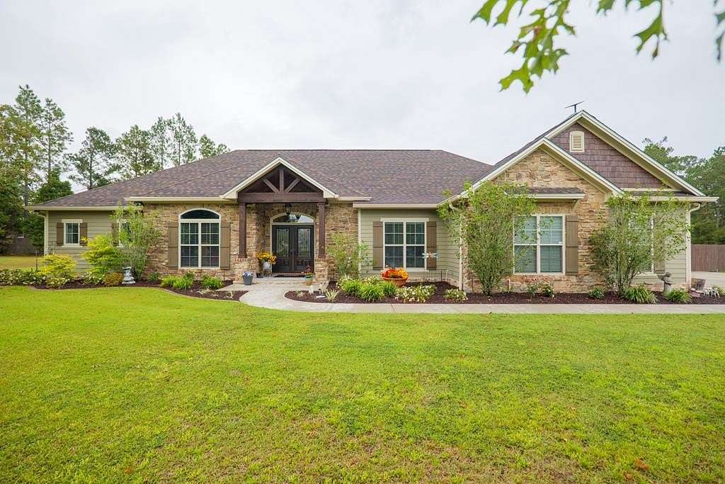 5 Acres of Residential Land with Home for Sale in Hahira, Georgia