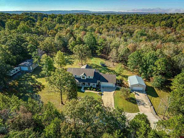 2.38 Acres of Residential Land with Home for Sale in Mountain Home, Arkansas