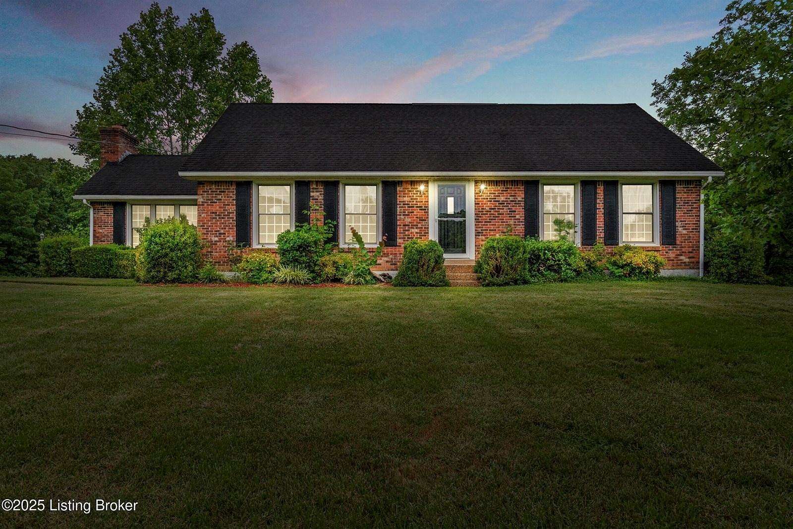 10.3 Acres of Land with Home for Sale in New Haven, Kentucky