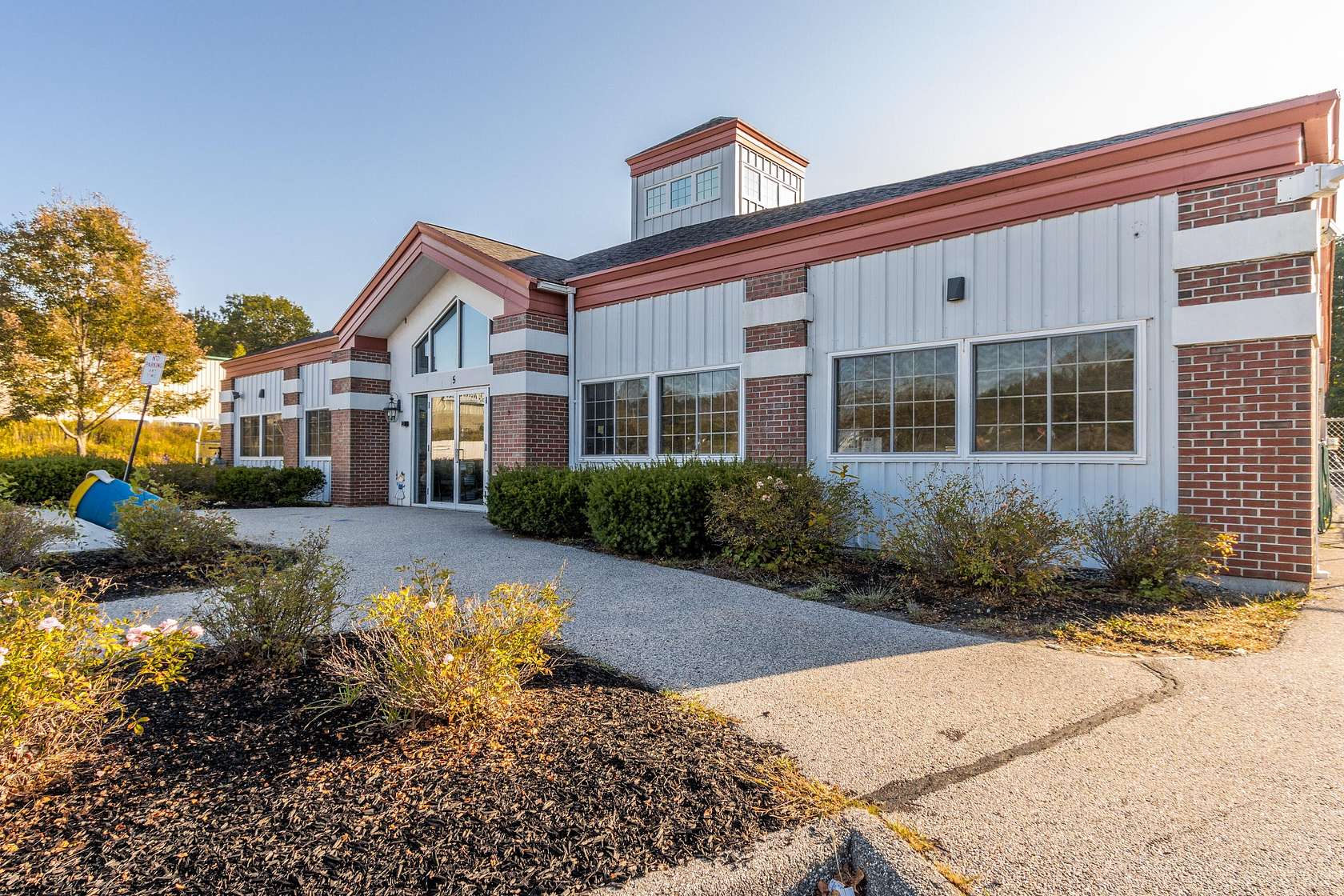 5.29 Acres of Improved Commercial Land for Sale in Saco, Maine