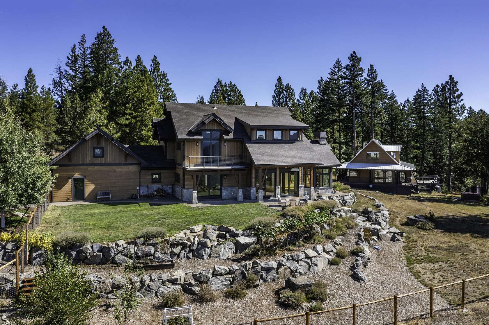 101 Acres of Land with Home for Sale in Ashland, Oregon