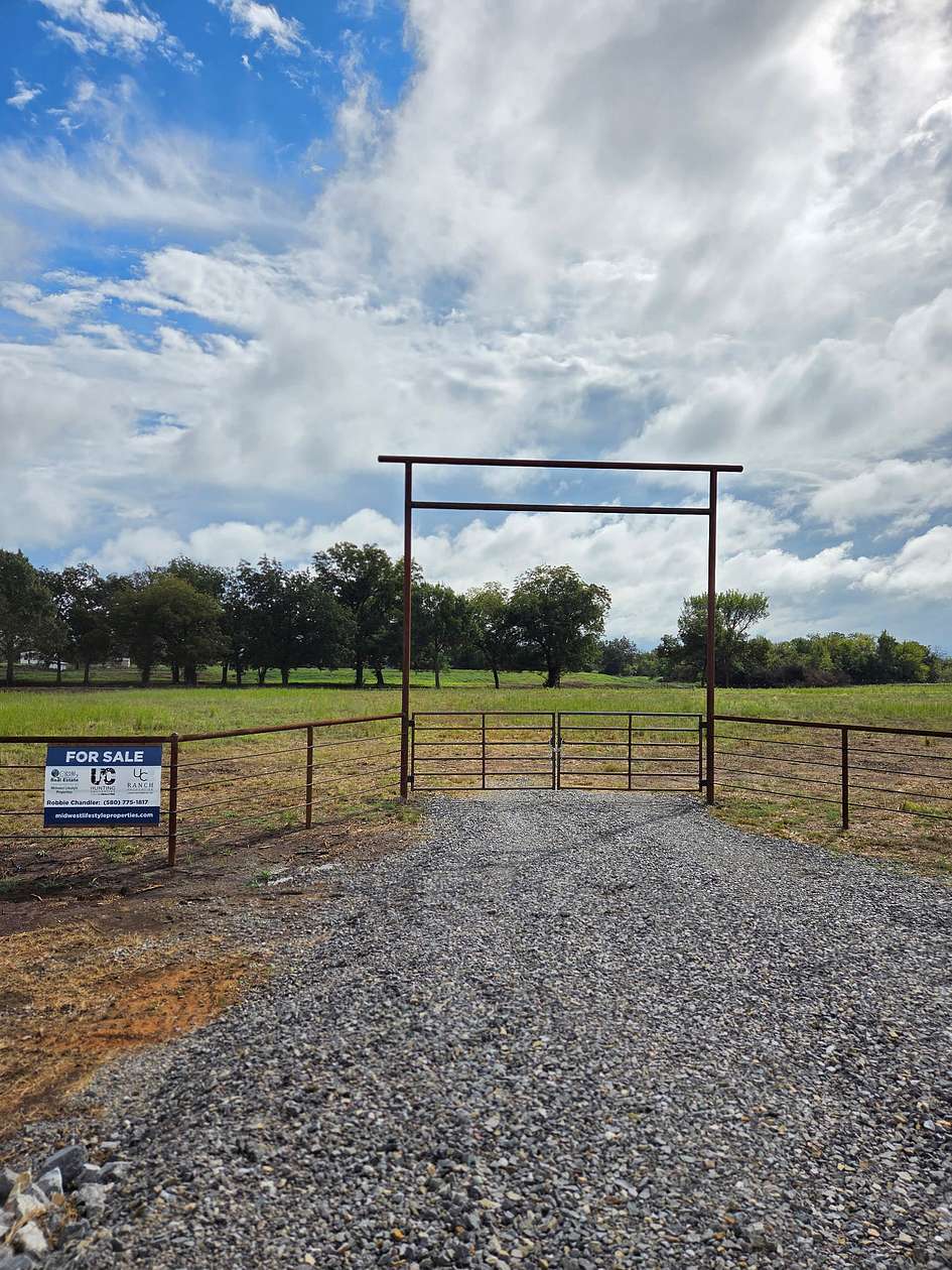 10 Acres of Land for Sale in Bokchito, Oklahoma