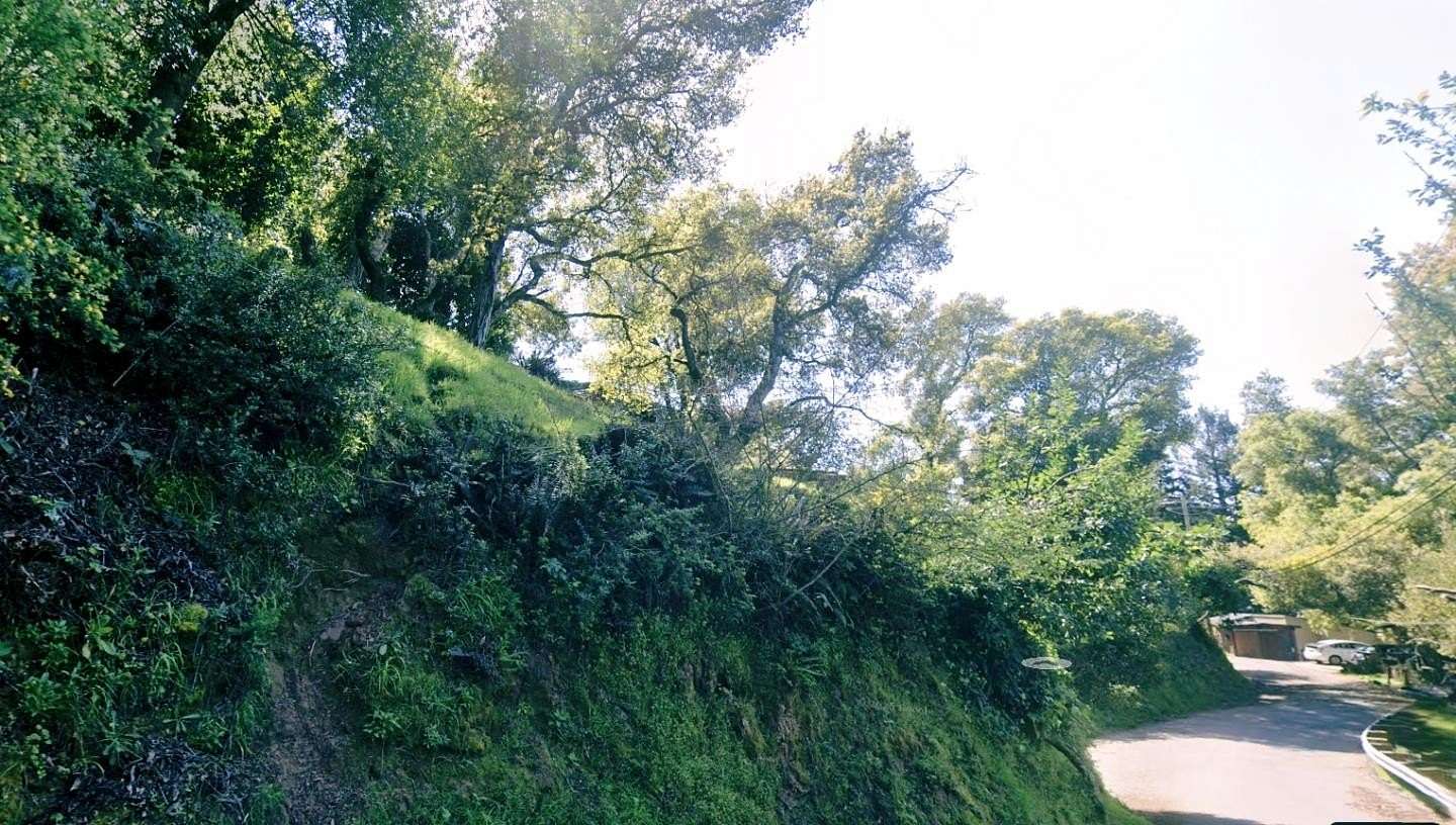 0.13 Acres of Residential Land for Sale in Oakland, California