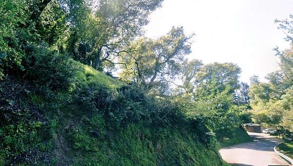 0.13 Acres of Residential Land for Sale in Oakland, California