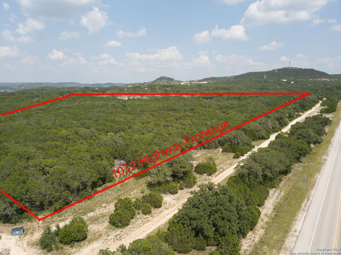 10 Acres of Land for Sale in Pipe Creek, Texas