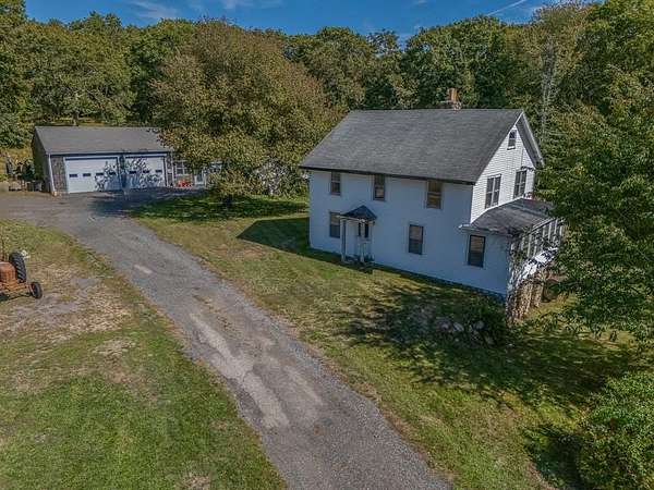 16 Acres of Land with Home for Sale in South Kingstown Town, Rhode Island