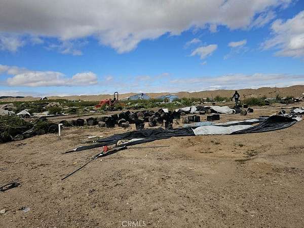 40 Acres of Land for Sale in Adelanto, California