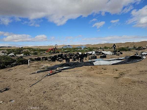 40 Acres of Land for Sale in Adelanto, California