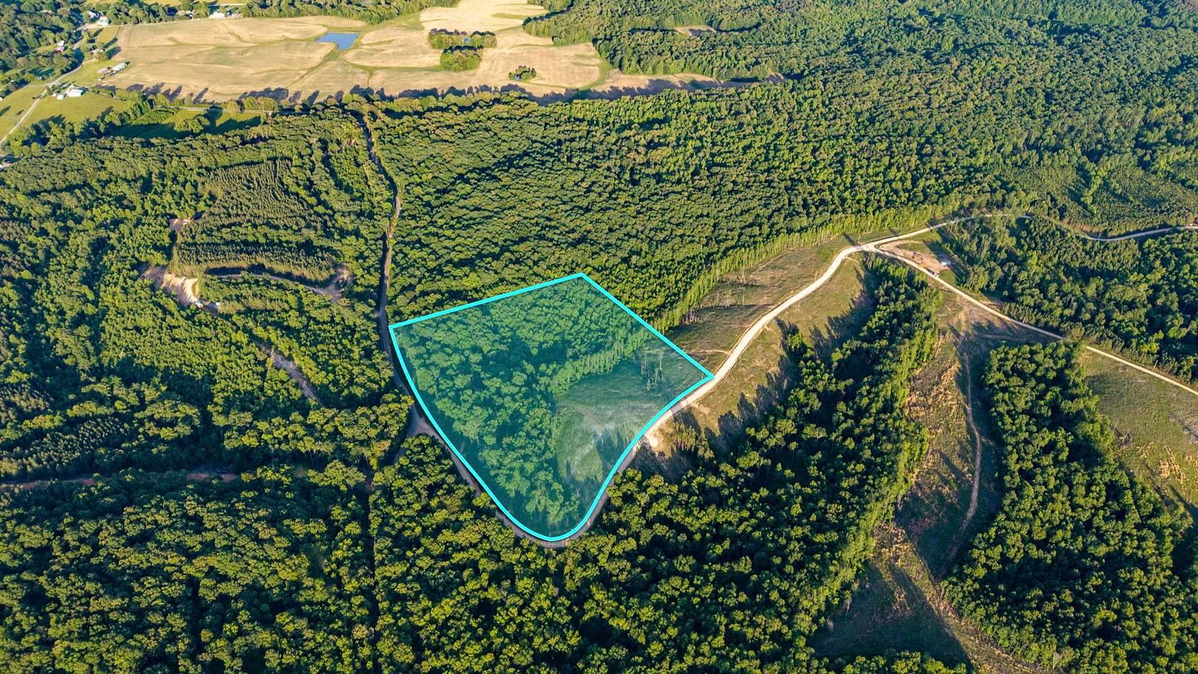14.4 Acres of Land for Sale in Dover, Tennessee