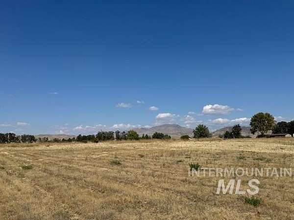 5 Acres of Residential Land for Sale in Emmett, Idaho