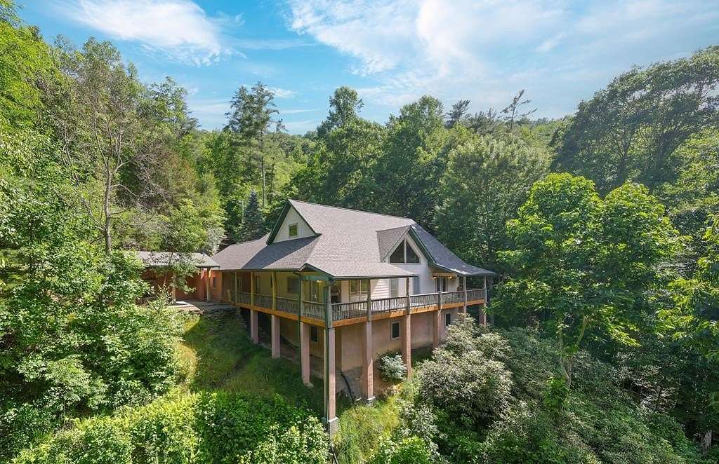 4.1 Acres of Land with Home for Sale in Highlands, North Carolina