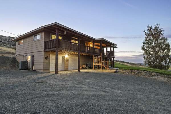 40.1 Acres of Land with Home for Sale in Klamath Falls, Oregon