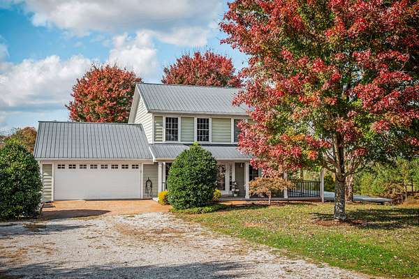 5 Acres of Residential Land with Home for Sale in Sparta, Tennessee