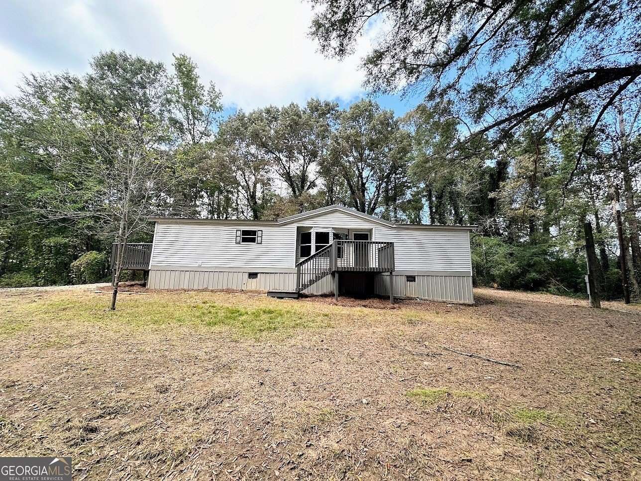 2 Acres of Residential Land with Home for Sale in Anniston, Alabama