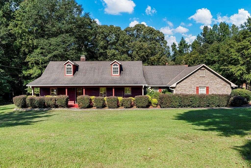 4.64 Acres of Residential Land with Home for Sale in Phenix City, Alabama