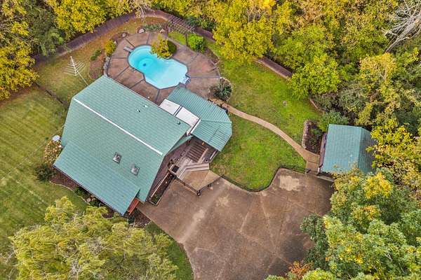 2 Acres of Residential Land with Home for Sale in Nashville, Tennessee