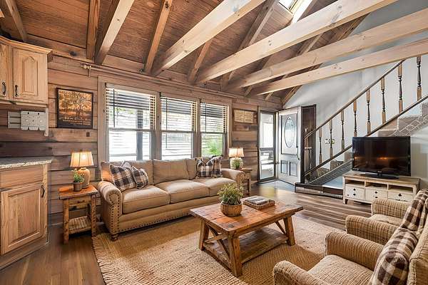 2 Acres of Residential Land with Home for Sale in Nashville, Tennessee