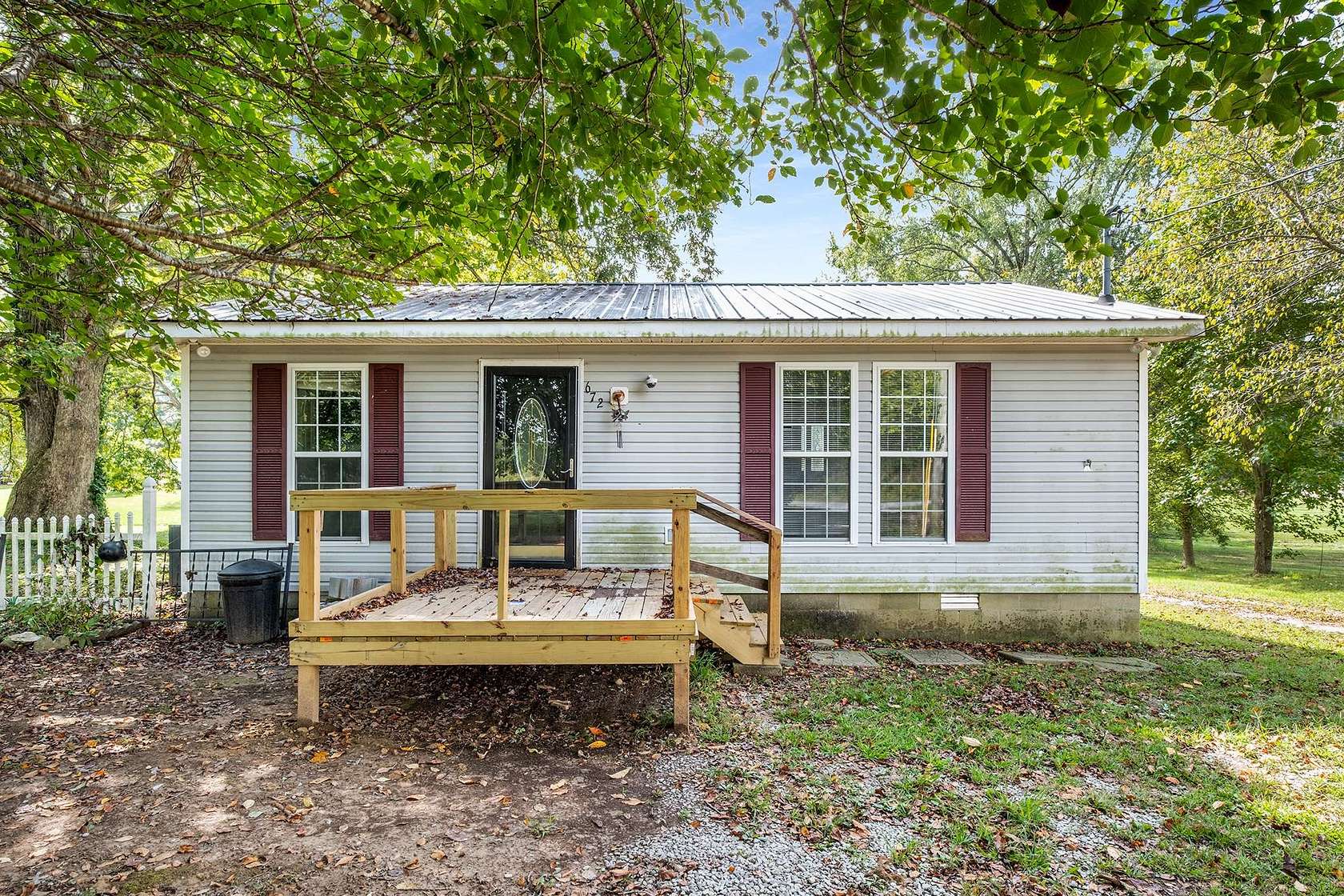 1.9 Acres of Residential Land with Home for Sale in Manchester, Tennessee