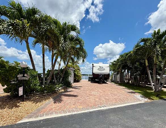 Land for Sale in Chokoloskee, Florida