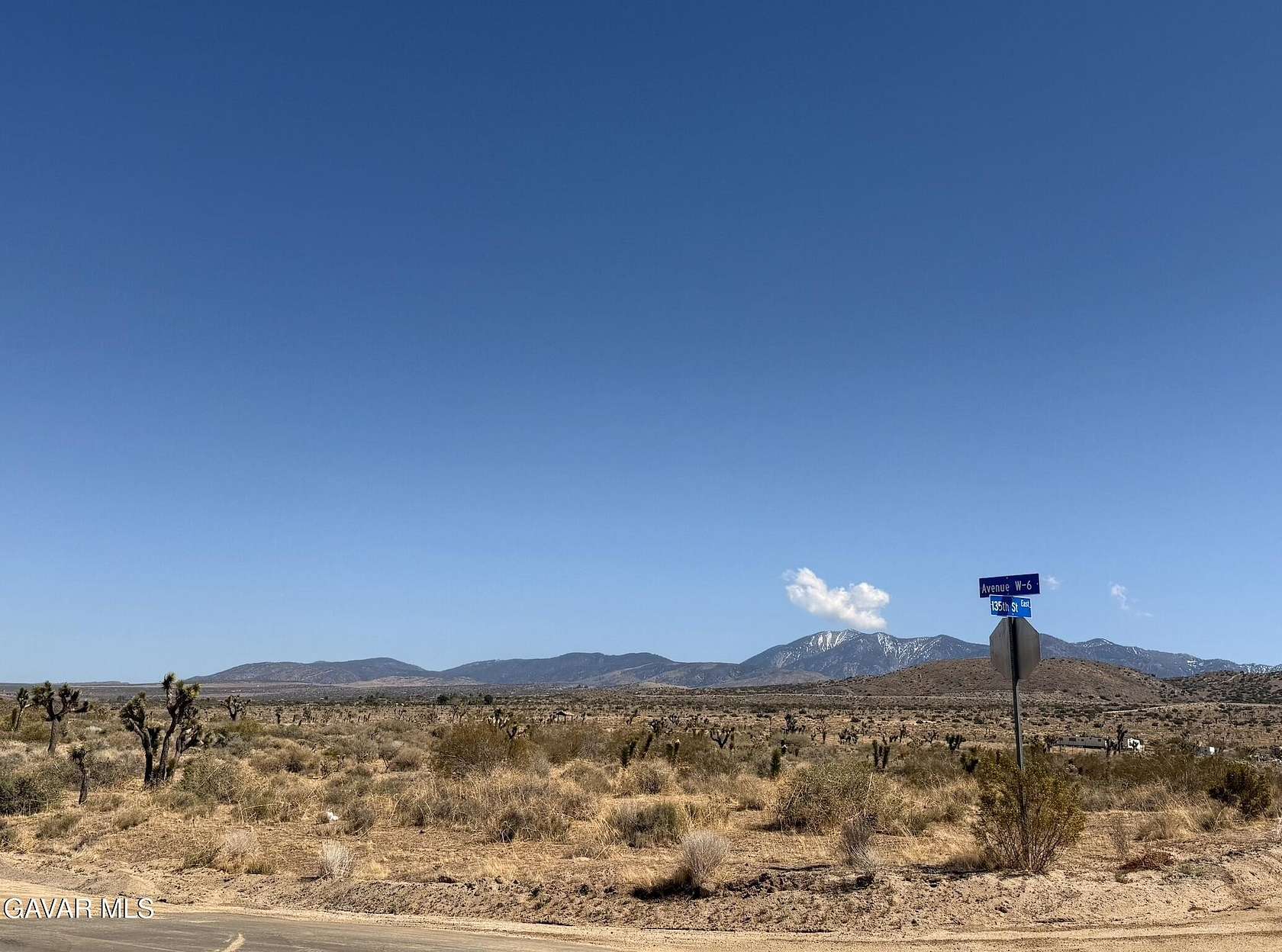 1 Acre of Residential Land for Sale in Pearblossom, California