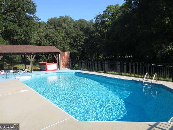 3.18 Acres of Residential Land with Home for Sale in Warner Robins, Georgia