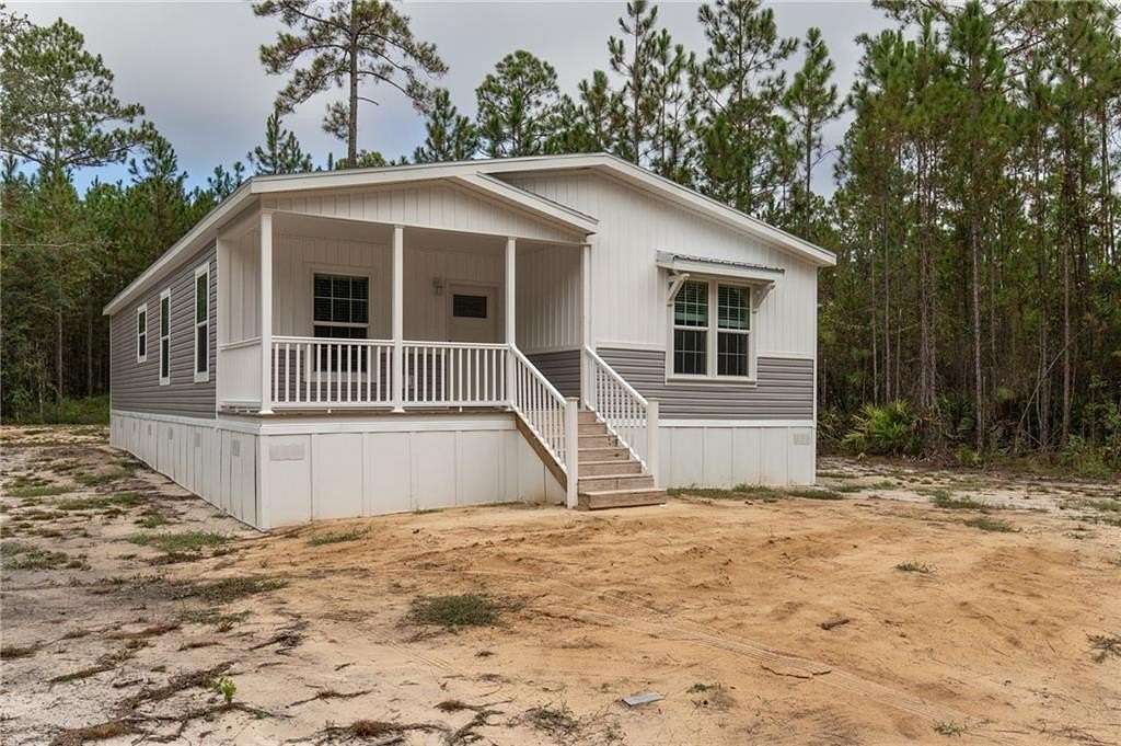 2.55 Acres of Residential Land with Home for Sale in Jesup, Georgia