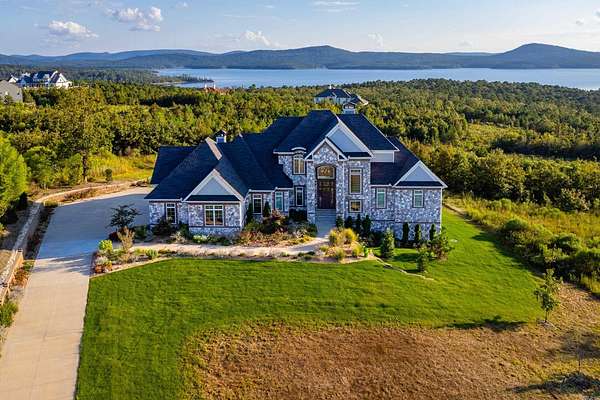 1.67 Acres of Residential Land with Home for Sale in Roland, Arkansas