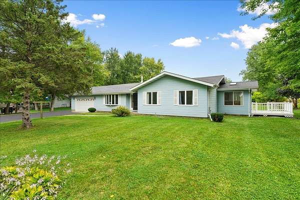 2 Acres of Residential Land with Home for Sale in Woodstock, Illinois