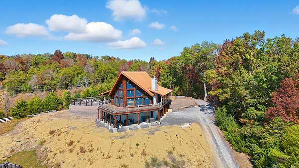 7.25 Acres of Residential Land with Home for Sale in Dandridge, Tennessee