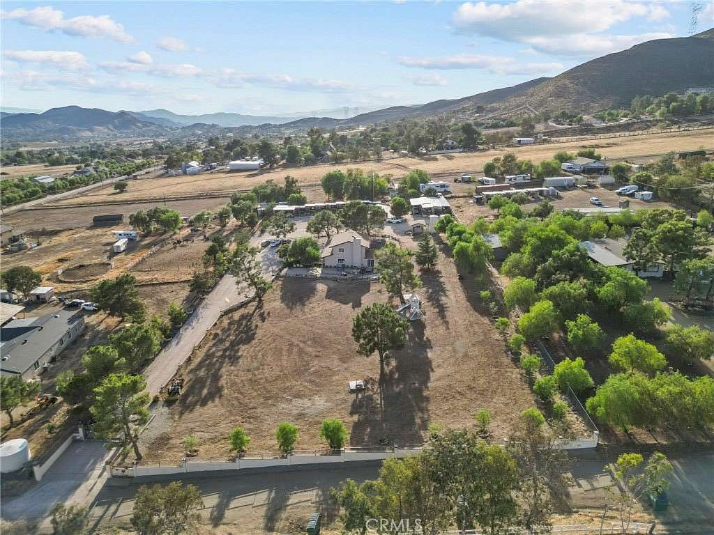 2.42 Acres of Residential Land with Home for Sale in Agua Dulce, California