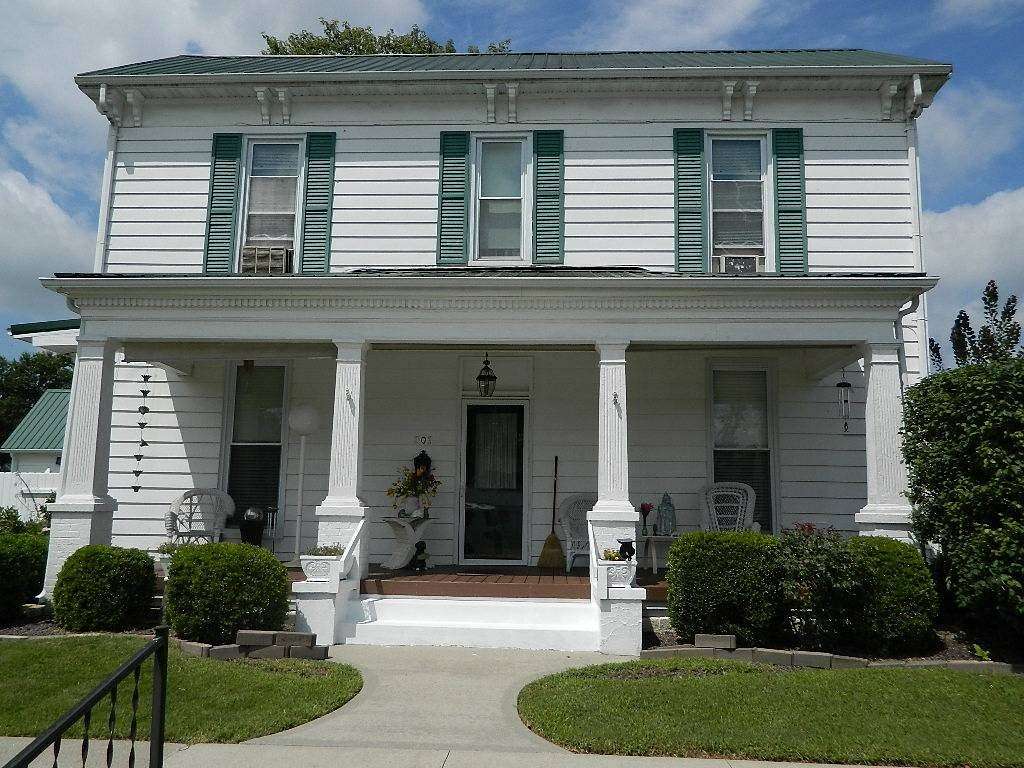 0.24 Acres of Residential Land with Home for Sale in Fairfield, Illinois