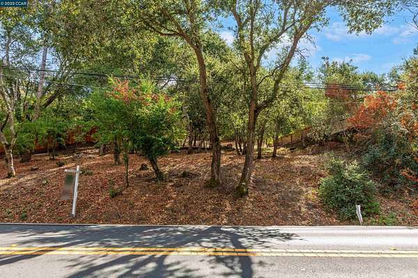 Residential Land for Sale in Orinda, California