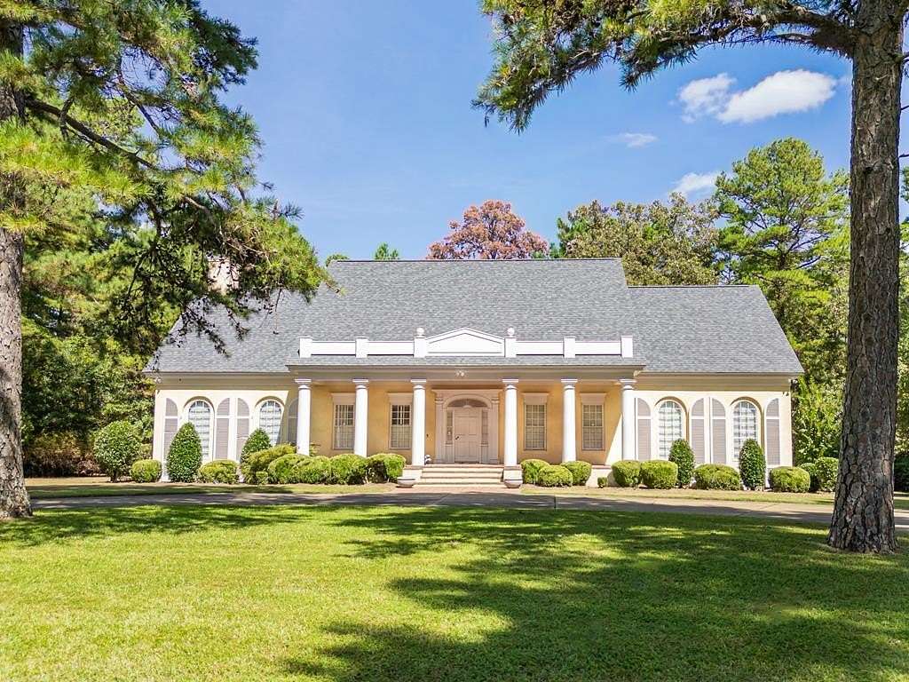 2.38 Acres of Residential Land with Home for Sale in Leesburg, Georgia