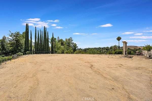 0.65 Acres of Residential Land for Sale in Woodland Hills, California