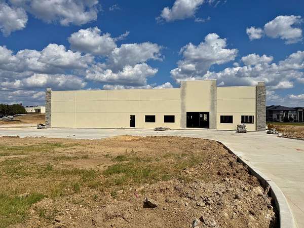 2.3 Acres of Commercial Land for Sale in Hudson Oaks, Texas