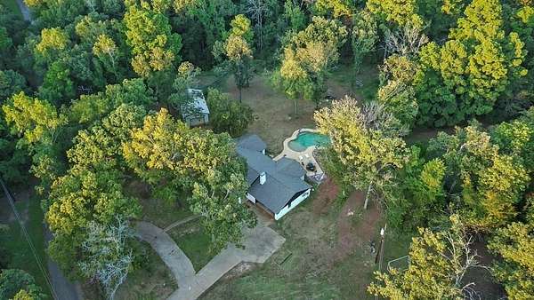 2.36 Acres of Residential Land with Home for Sale in Palestine, Texas