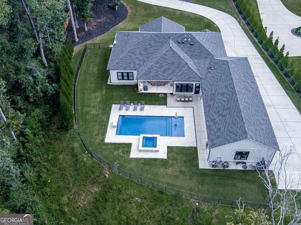 1.6 Acres of Residential Land with Home for Sale in Kennesaw, Georgia