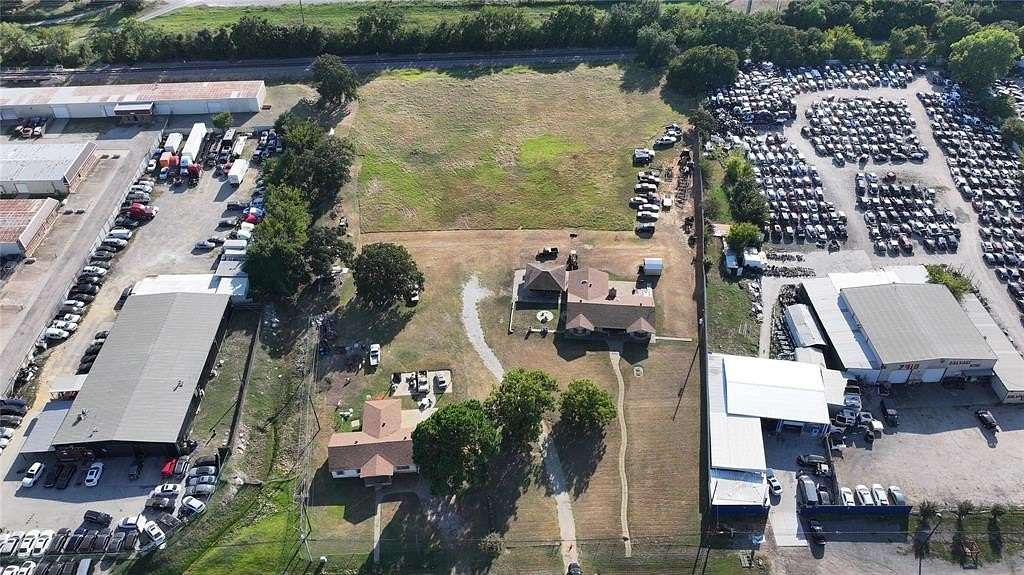 4 Acres of Commercial Land for Sale in Kennedale, Texas