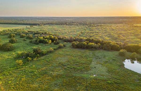 3.19 Acres of Residential Land for Sale in Elm Mott, Texas