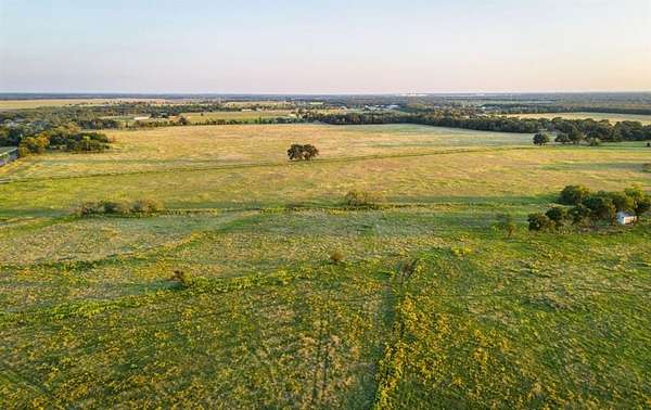 1 Acre of Residential Land for Sale in Elm Mott, Texas