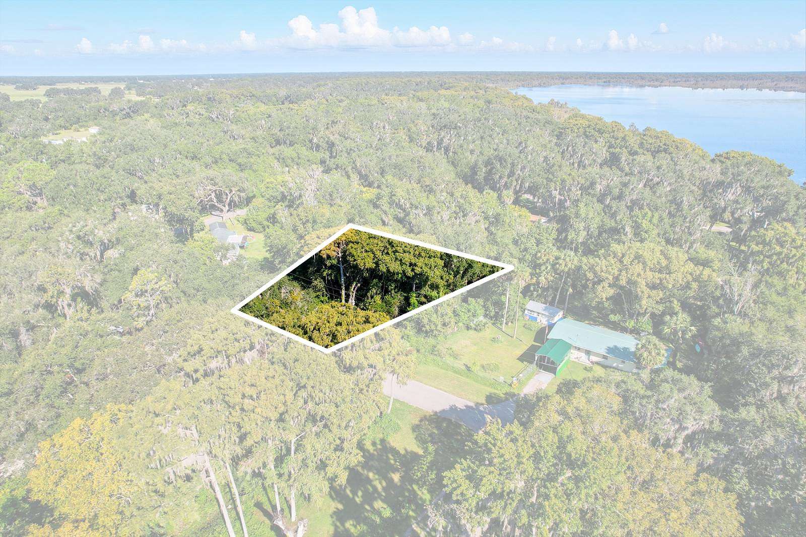 0.25 Acres of Residential Land for Sale in Lake Panasoffkee, Florida