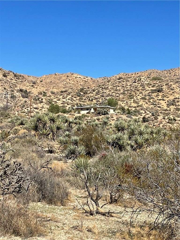 5 Acres of Residential Land with Home for Sale in Morongo Valley, California