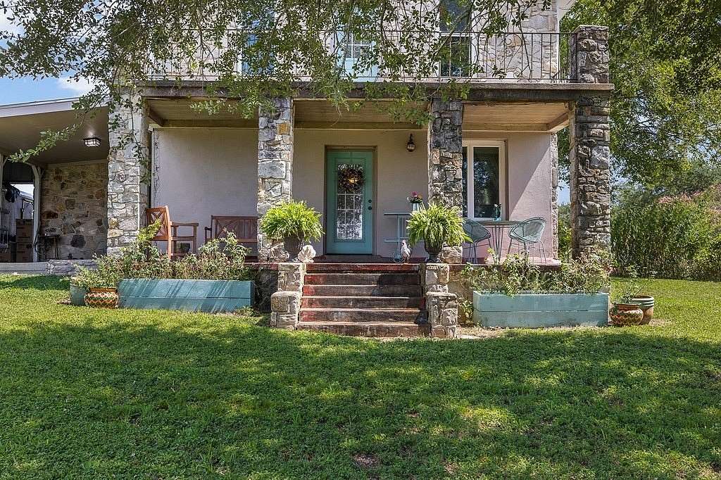 1 Acre of Residential Land with Home for Sale in Brenham, Texas