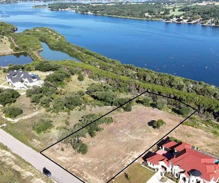 1.37 Acres of Residential Land for Sale in Granbury, Texas